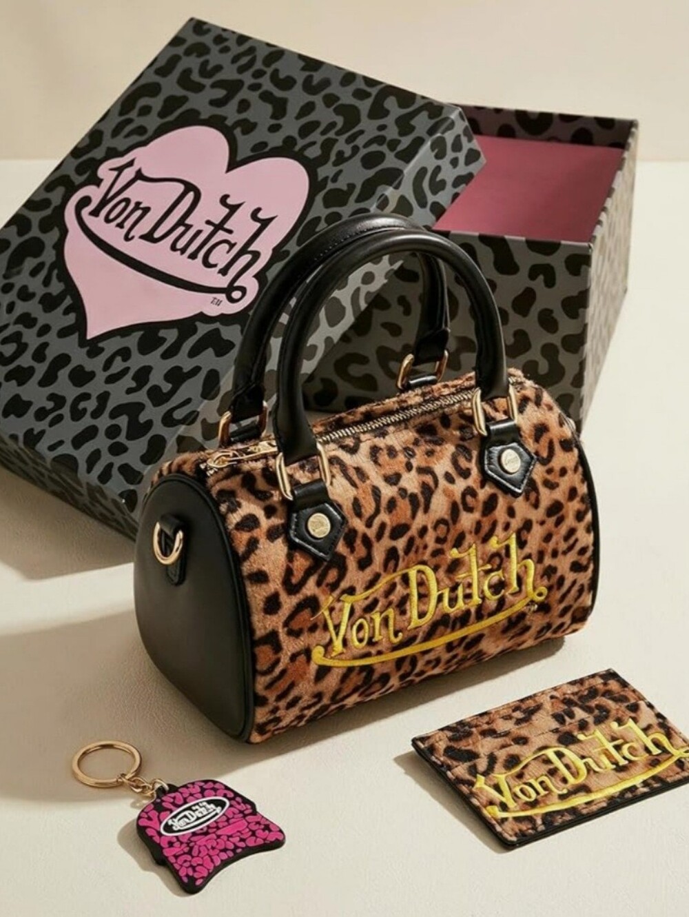 3-Piece Von Dutch Mini Bowling Purse Set - Includes Matching Waller & Keychain - Picture 13 of 15